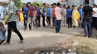 গাজীপুরে বেক্সিমকো কারখানার শ্রমিকদের বিক্ষোভ-ভাঙচুর