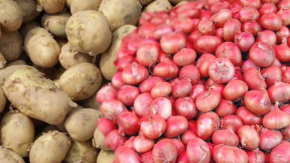হিলিতে কমেছে আলু-পেঁয়াজের দাম
