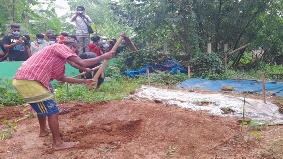 ছাত্র আন্দোলনে নিহত, ১ মাস পর উঠানো হলো মাসুদের লাশ