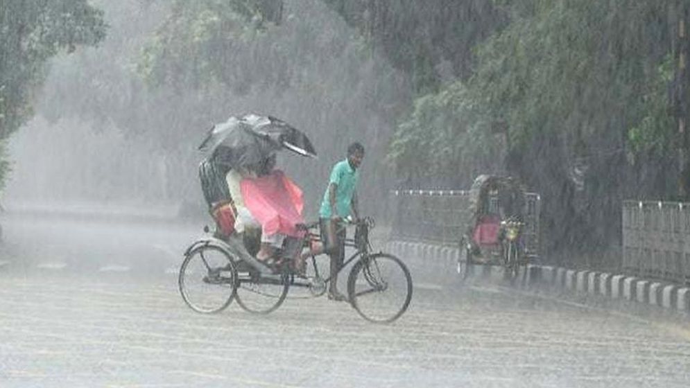 ঢাকাসহ ১৫ অঞ্চলে দুপুরের মধ্যে বজ্রসহ বৃষ্টির আভাস