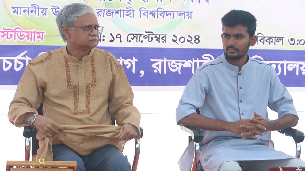 মাঠে ১১ জন খেললেও আমরা ১৮ কোটি মানুষ এক হয়ে যাই: আসিফ মাহমুদ