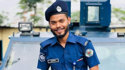 কনস্টেবলের বঁটির কোপে যুবক পঙ্গুত্বের পথে