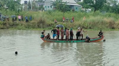 বাড়ির পাশের নদীতে সাঁতার শিখতে গিয়ে লাশ হলেন বাবা-মেয়ে