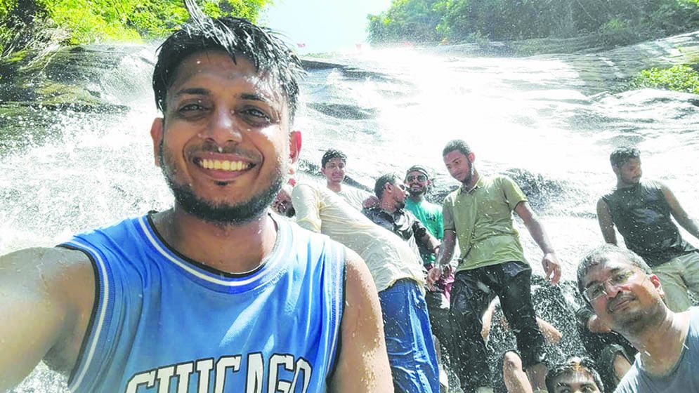 খৈয়াছরা ঝর্ণায় পাথর পড়ে ব্যাংক কর্মকর্তার মৃত্যু