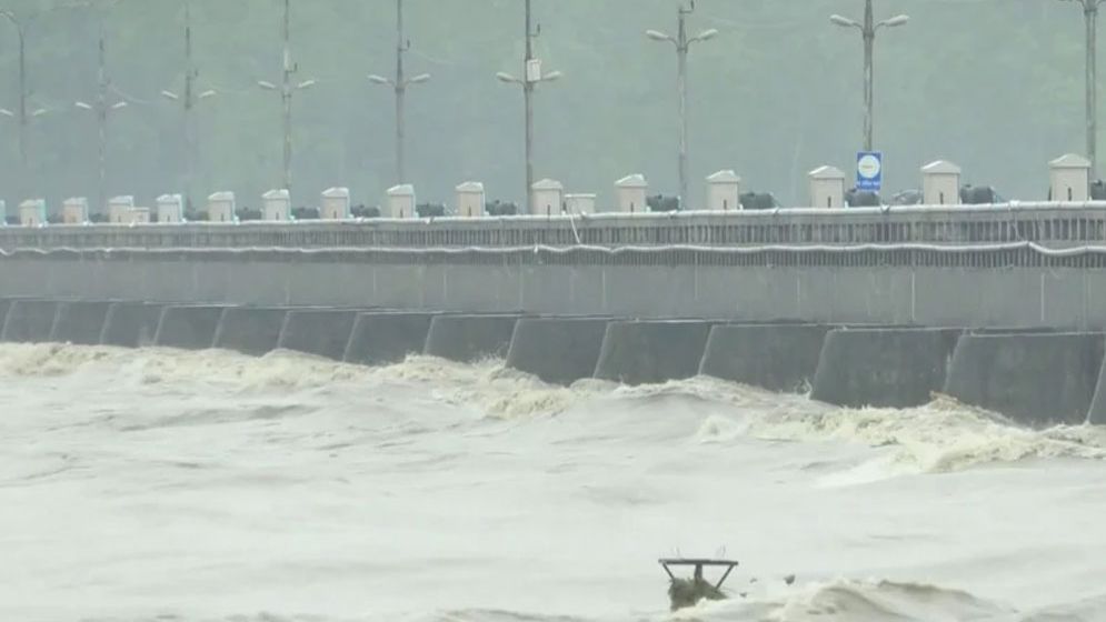 কোনো রকম তথ্য না দিয়ে ফের পানি ছাড়ল ভারত, নিম্নাঞ্চল প্লাবিত