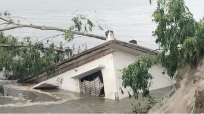 ধরলার পানি বৃদ্ধি, কমিউনিটি ক্লিনিকসহ ঘরবাড়ি নদীগর্ভে