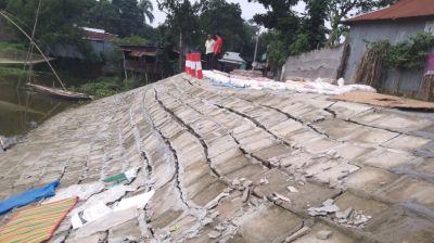 নান্দাইলে রাস্তার কাজ শেষ হওয়ার আগেই ব্লকে ফাটল