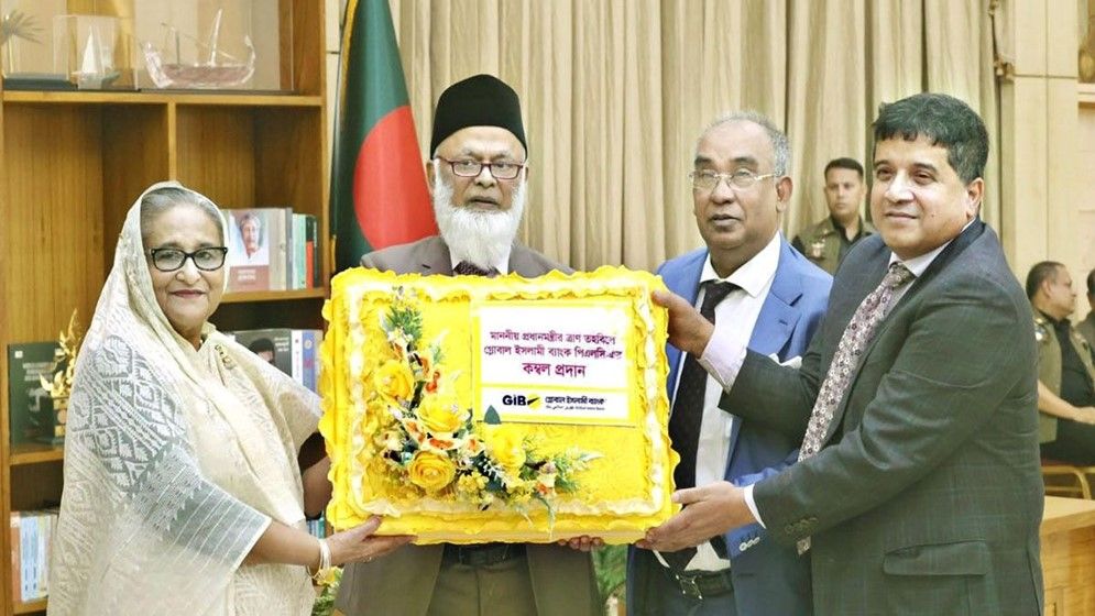 শত কোটি টাকা হাসিনার ত্রাণ তহবিলে দিতেন নজরুল