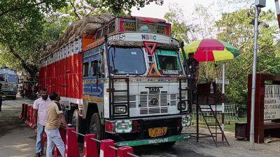 হিলি স্থলবন্দর দিয়ে আমদানি-রপ্তানি শুরু