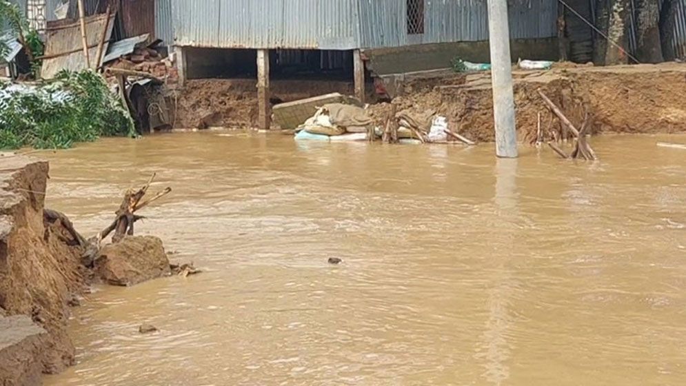 নদীর বাঁধ ভেঙে ঝিনাইগাতীতে প্লাবিত ৫০ গ্রাম, চরম দুর্ভোগ