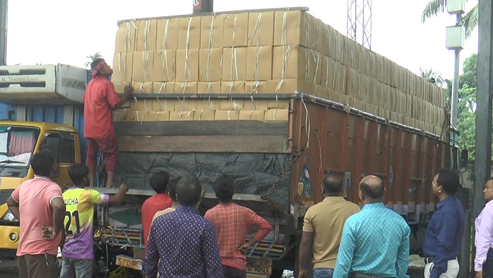 সাত টাকা দরে ভারত থেকে আরও ২ লাখ ৩১ হাজার ডিম আমদানি