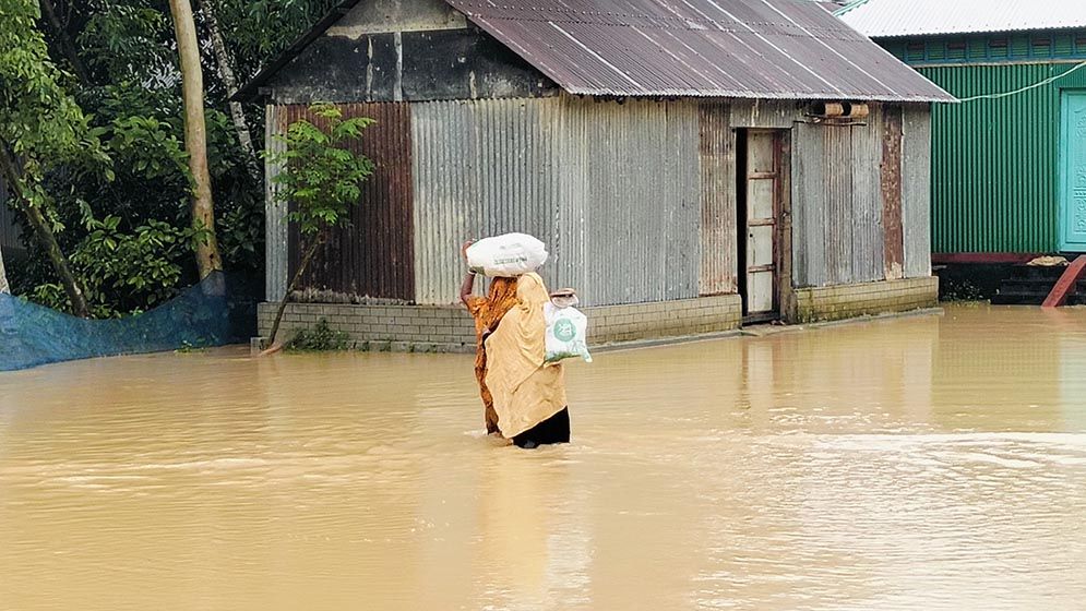 শেরপুরে বন্যায় মৃতের সংখ্যা বেড়ে ৬, দুর্ভোগে দেড় লাখ মানুষ