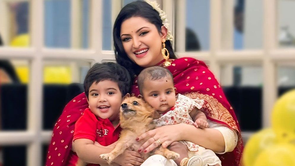 হঠাৎ কোন অনুশোচনায় ভুগছেন পরীমনি