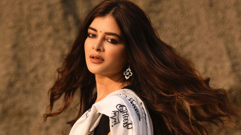 শুটিংয়ের মাঝে পালিয়ে পাহাড়ে কার কাছে ছুটে যেতেন মধুমিতা?