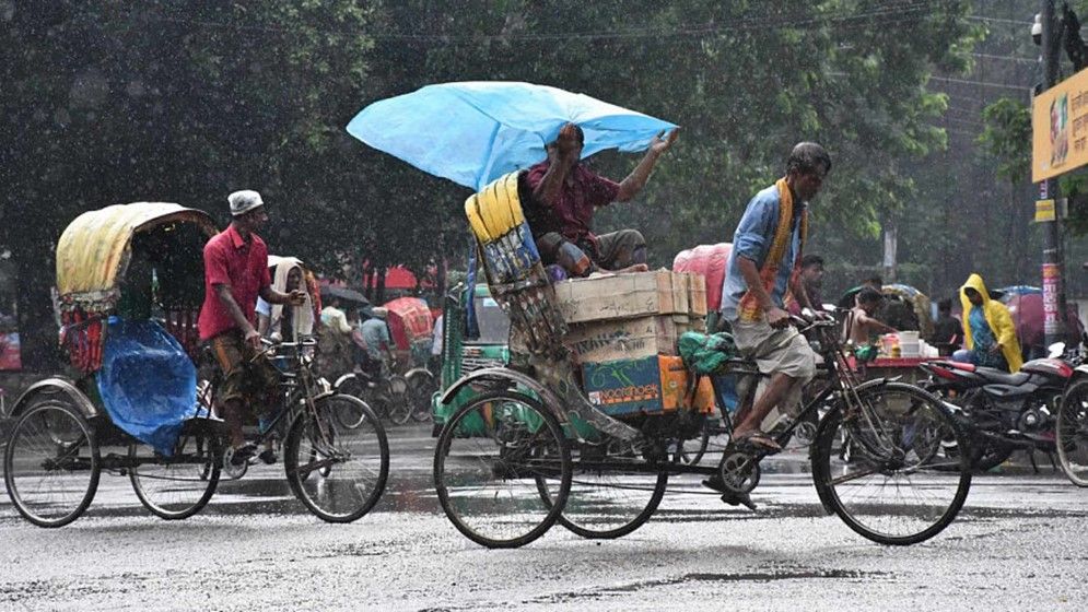 থেমে থেমে বৃষ্টি আর কত দিন থাকবে, জানাল আবহাওয়া অফিস