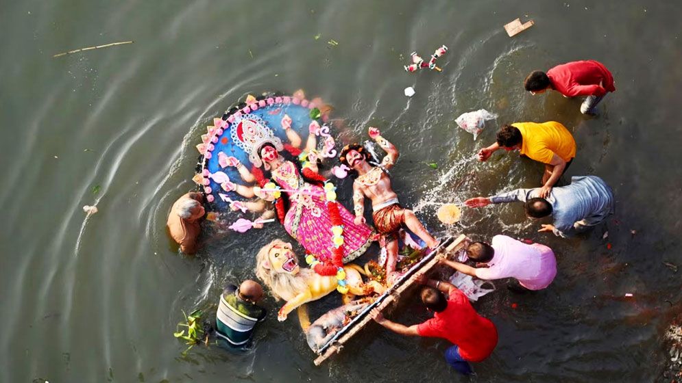 আজ প্রতিমা বিসর্জনে শেষ হচ্ছে দুর্গোৎসব