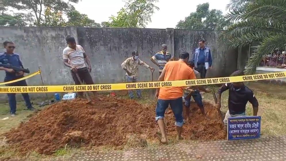 ৩ বছর পর হারিছ চৌধুরীর লাশ উত্তোলন, করা হবে ডিএনএ টেস্ট