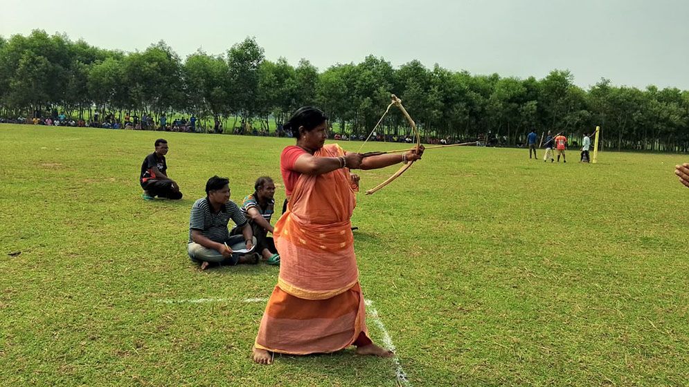 আত্মরক্ষা-শিকারের আদি কৌশল ধরে রাখতে তীর-ধনুক প্রতিযোগিতা