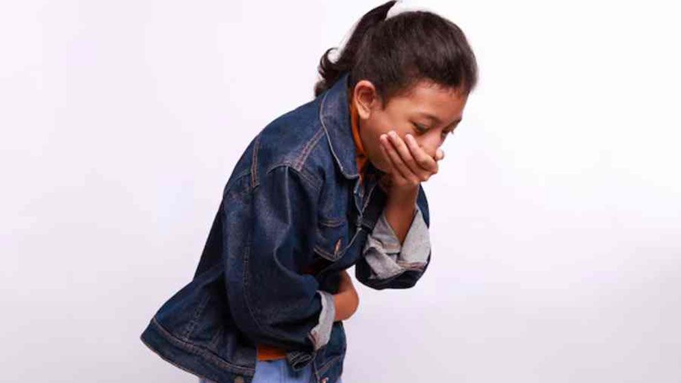 রাতে খাওয়ার পরপরই বমি করে শিশু, যে রোগের লক্ষণ