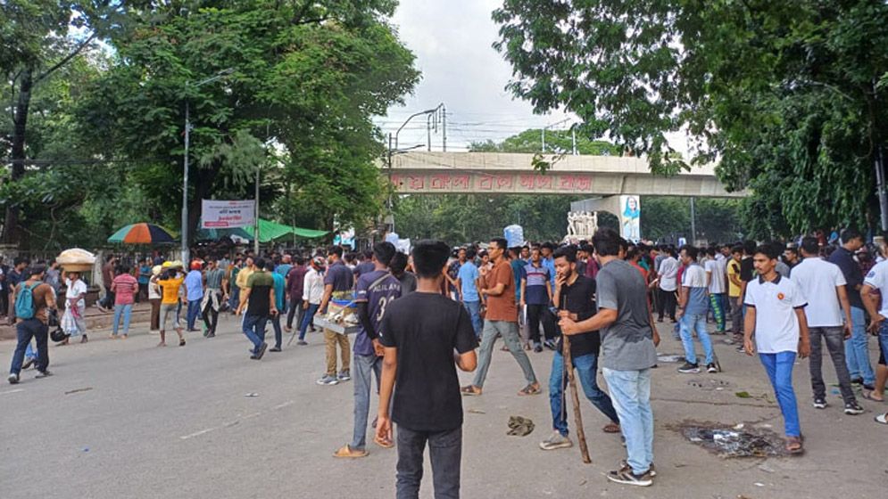 ঢাবির ছাত্রলীগের বর্তমান ও সাবেক ৩৯১ নেতার বিরুদ্ধে মামলা