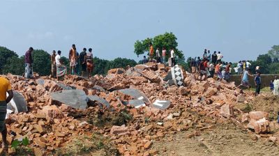 ইটভাটায় অভিযানে গিয়ে অবরুদ্ধ ২ ম্যাজিস্ট্রেট