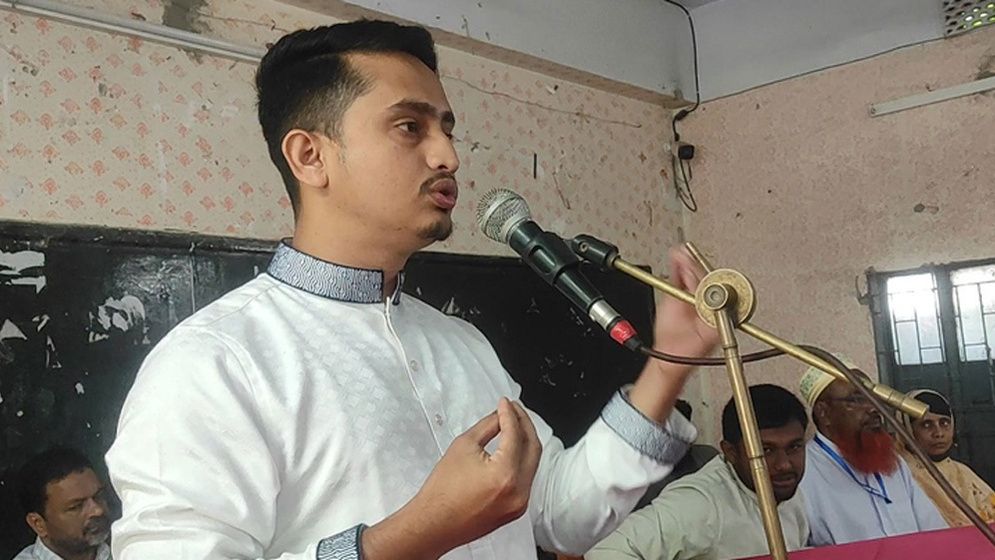 রাষ্ট্রপতির জায়গা কোথায় ছাত্রসমাজ নির্ধারণ করবে: সারজিস আলম