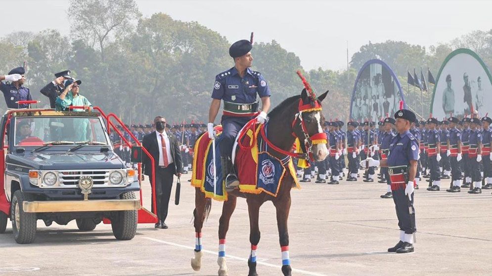 পুলিশ একাডেমিতে এবার ৫৯ এসআইকে শোকজ