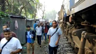 ইঞ্জিন বিকল, দুই ঘণ্টা পর ট্রেন চলাচল স্বাভাবিক