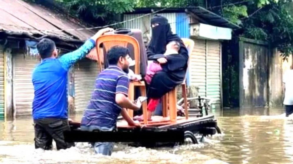 বন্যায় অবদান রাখায় সম্মাননা পেল ৬০ স্বেচ্ছাসেবী সংগঠন