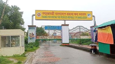 রাজস্ব ফাঁকি চোরাচালান সবই চলে বেনাপোল বন্দরে