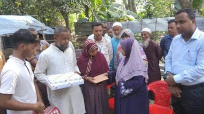 জয়পুরহাটে ২ শহিদ পরিবারকে নতুন ডিসির আর্থিক সহায়তা