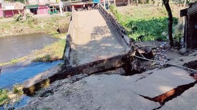 সেতু ভেঙ্গে যাতায়াত বন্ধ ৬ দিন, স্থগিত কলেজের পরীক্ষা