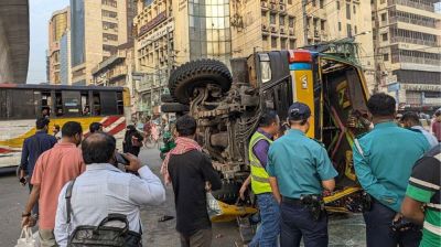 বাস-ট্রাক সংঘর্ষে রিকশাযাত্রী ব্যাংক কর্মকর্তা নিহত