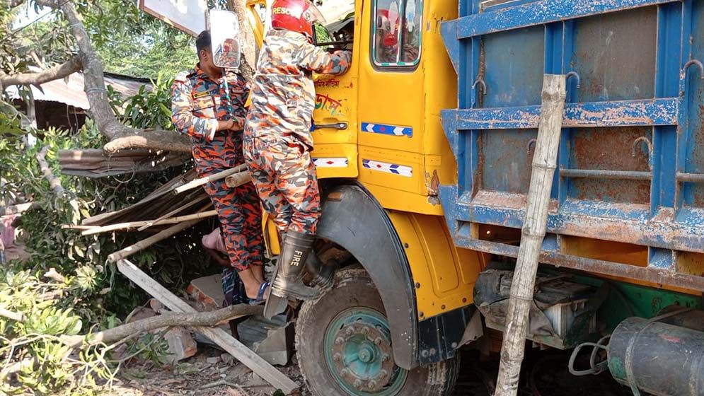 মসজিদে নামাজ পড়তে যাওয়ার সময় প্রাণ গেল মুসল্লির