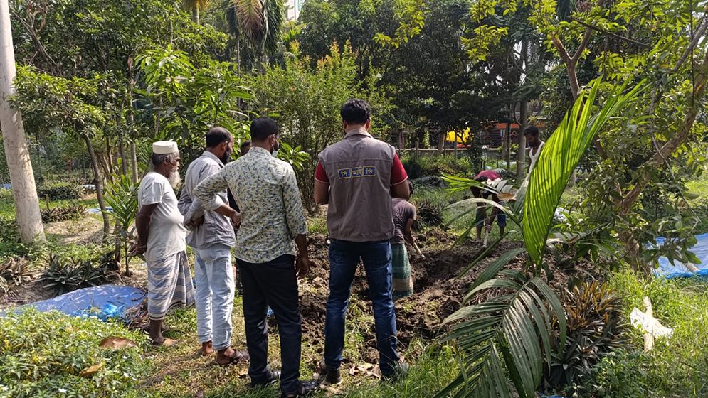 হেলিকপ্টার দেখতে গিয়ে গুলিতে নিহত সুমাইয়ার লাশ উত্তোলন