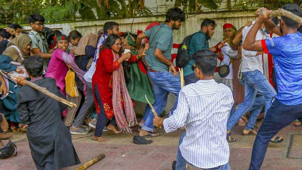 ‘আ.লীগকে কি নিষিদ্ধ করা দরকার?’