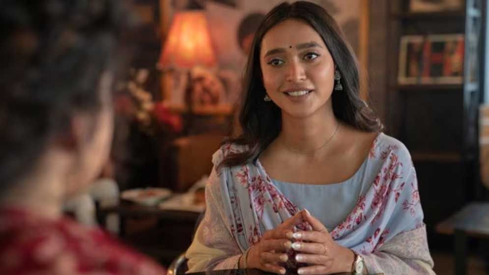 শুটিংয়ে আপত্তিকর দৃশ্য নিয়ে অভিনেত্রীর অভিযোগ