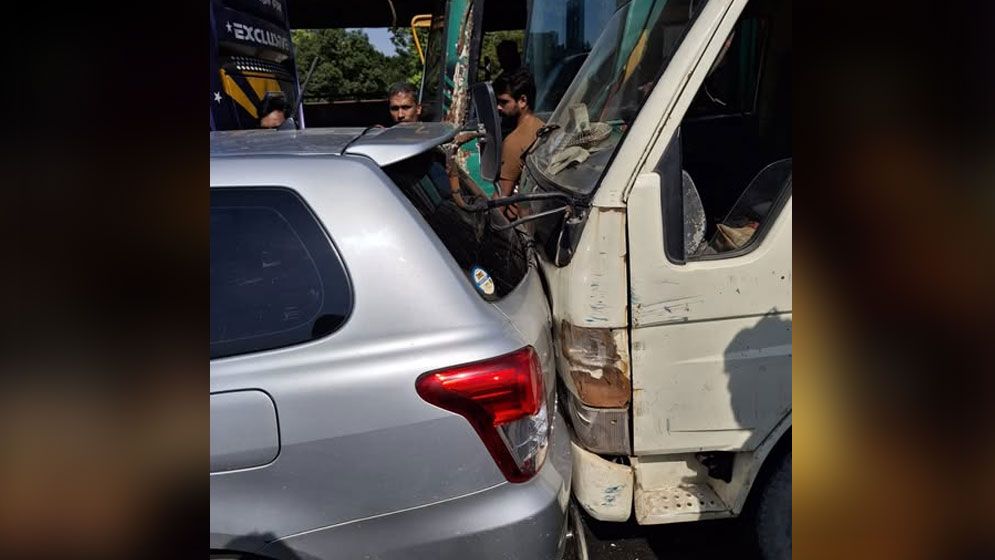 আবারও হাসনাতের গাড়ি চাপা দেওয়ার চেষ্টা