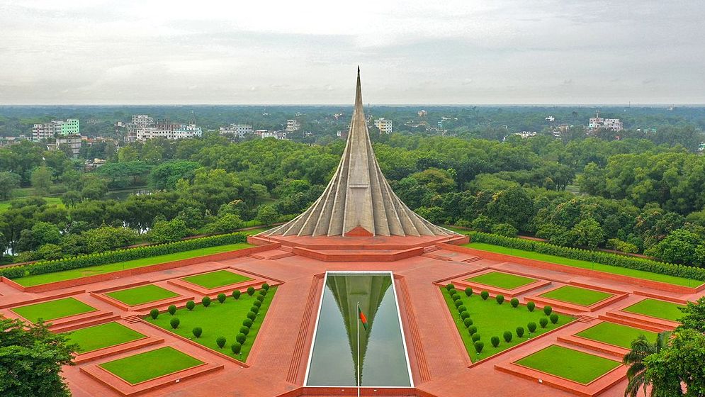 সর্বত্র পিছু হটছিল হানাদার বাহিনী