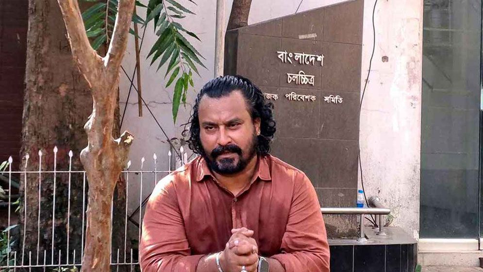 চলচ্চিত্র সার্টিফিকেশন বোর্ড থেকে খিজির হায়াতের পদত্যাগ
