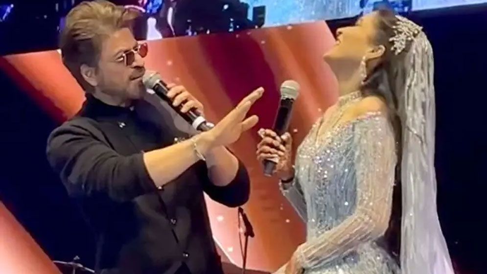 বিয়েবাড়িতে ‘লাভ গুরু’ শাহরুখ, কত টাকা নিলেন