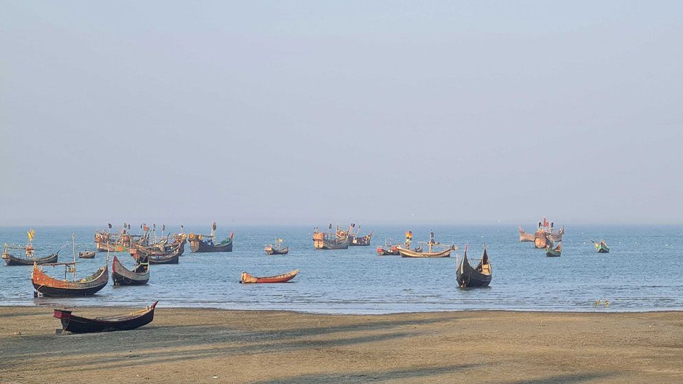 টেকনাফ-সেন্টমার্টিন রুটে ট্রলার চলাচল বন্ধ