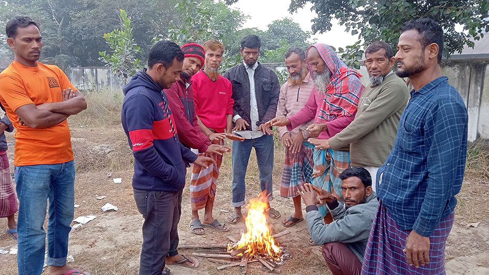 তিন দিন সূর্যের মুখ দেখেনি ঠাকুরগাঁওয়ের মানুষ