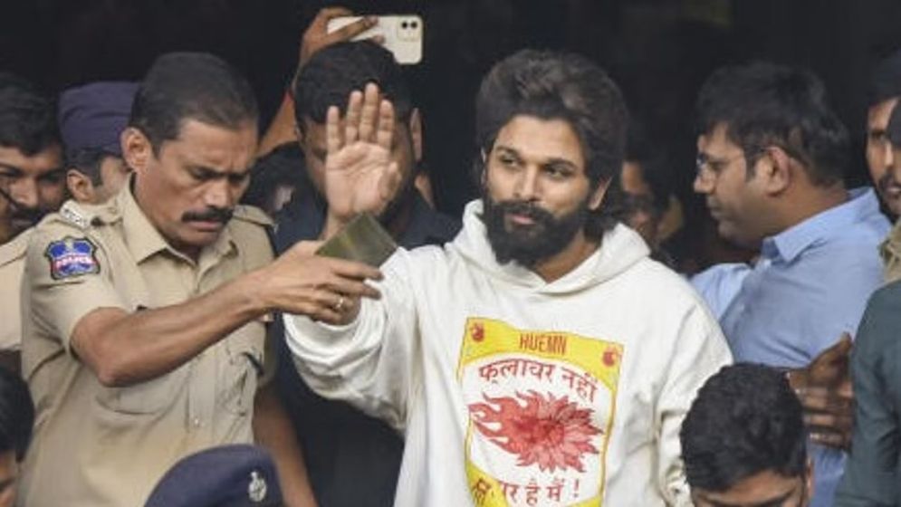 ১৪ দিনের রিমান্ডে ‘পুষ্পা’ খ্যাত অভিনেতা আল্লু অর্জুন