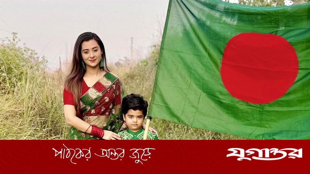 ছেলেকে নিয়ে বিজয় দিবস উদযাপন করলেন বুবলী