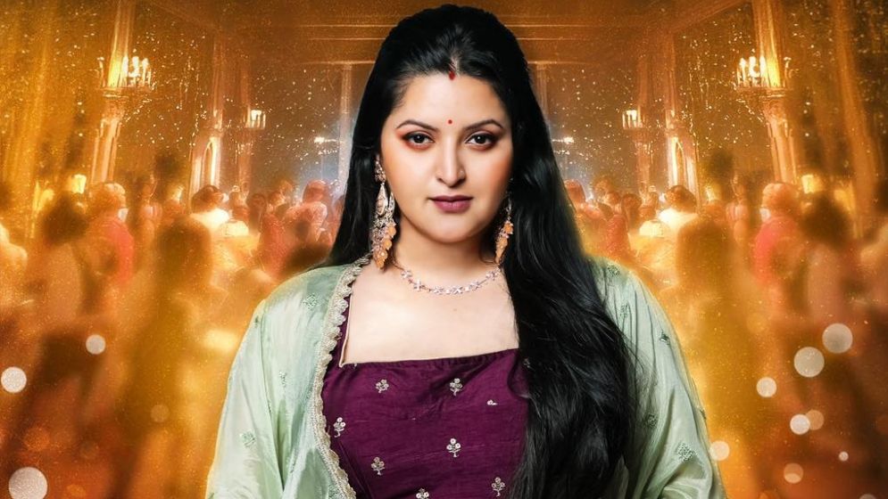 ‘লাবণ্য’ রূপে মুগ্ধতা ছড়াচ্ছেন পরীমনি