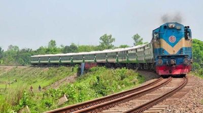 দাবি আদায়ের ‘হাতিয়ার’ এখন রেলপথ