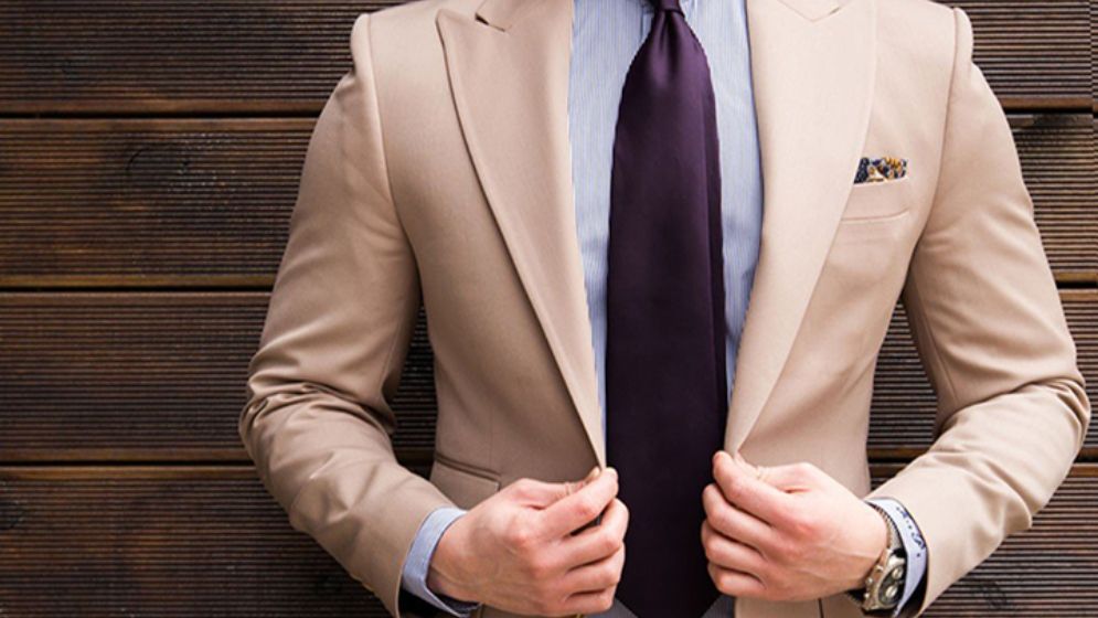 বাড়িতে যেভাবে কাচলে ব্লেজারের ক্ষতি হবে না