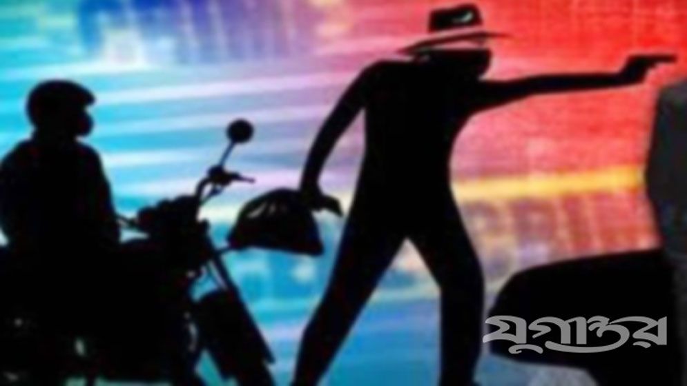 রাজধানীতে ব্যস্ত সড়কে ছিনতাই, ঝরছে প্রাণও