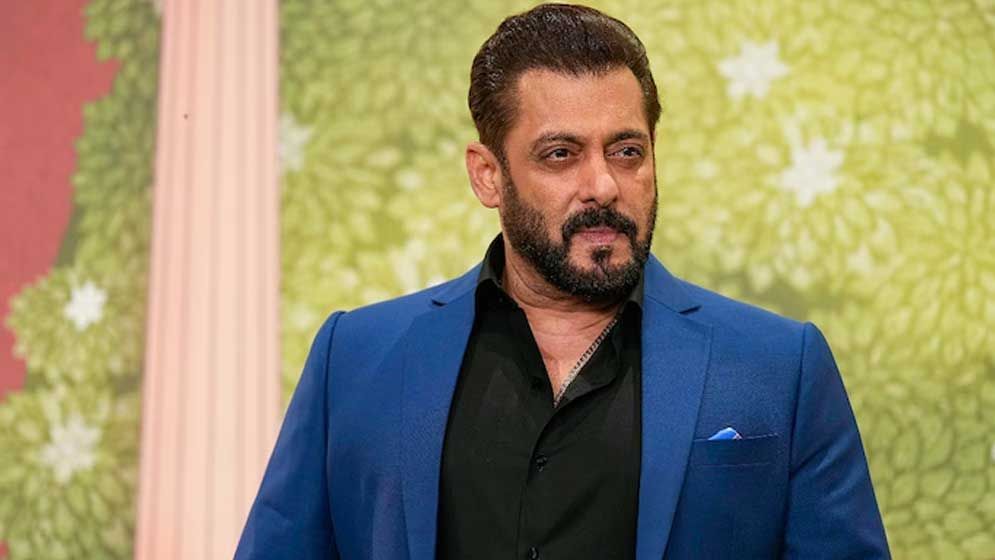 বুলেট প্রুফ গাড়িতে ভাইয়ের জন্মদিনে হাজির সালমান